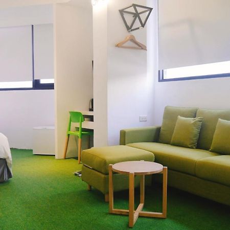 Time Flyer Hotel Taichung Extérieur photo