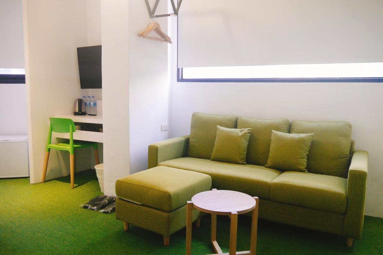 Time Flyer Hotel Taichung Extérieur photo