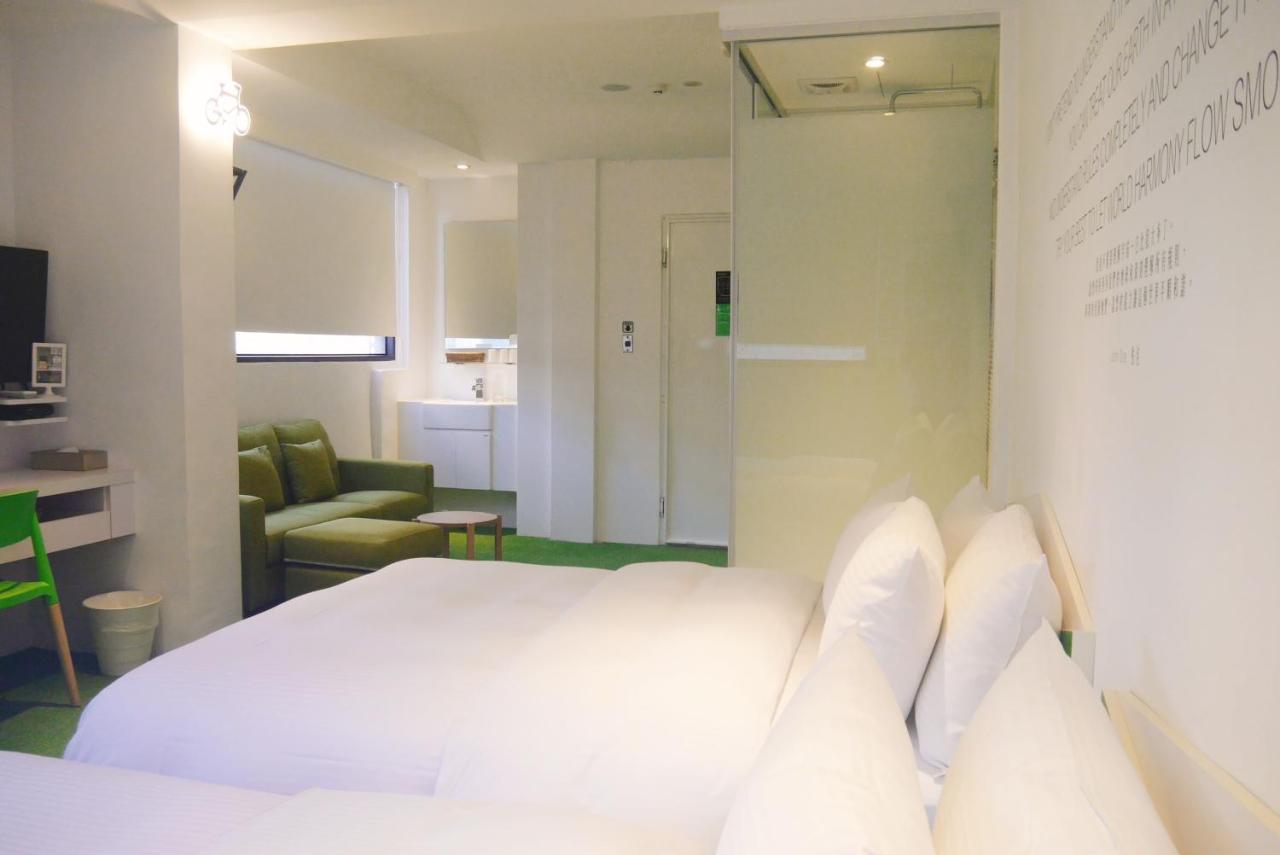 Time Flyer Hotel Taichung Extérieur photo