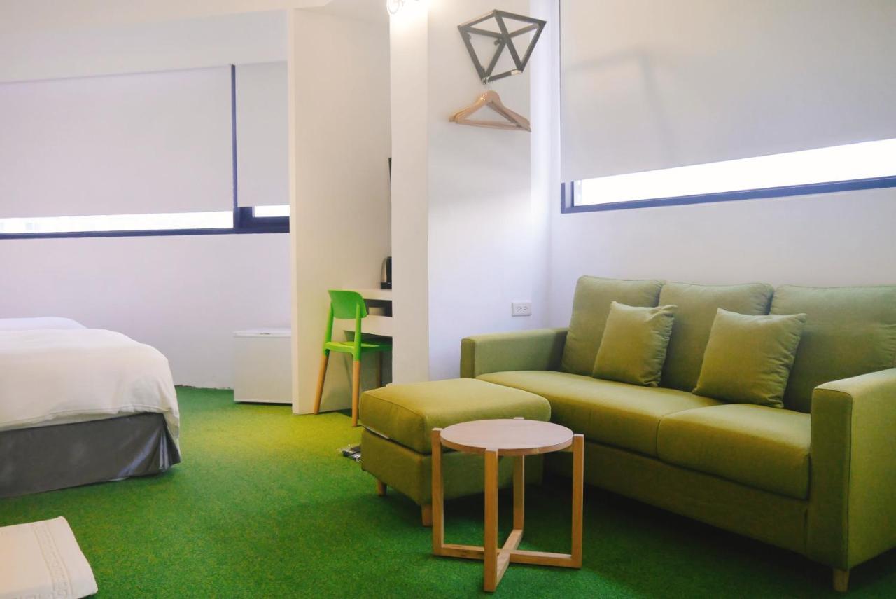 Time Flyer Hotel Taichung Extérieur photo