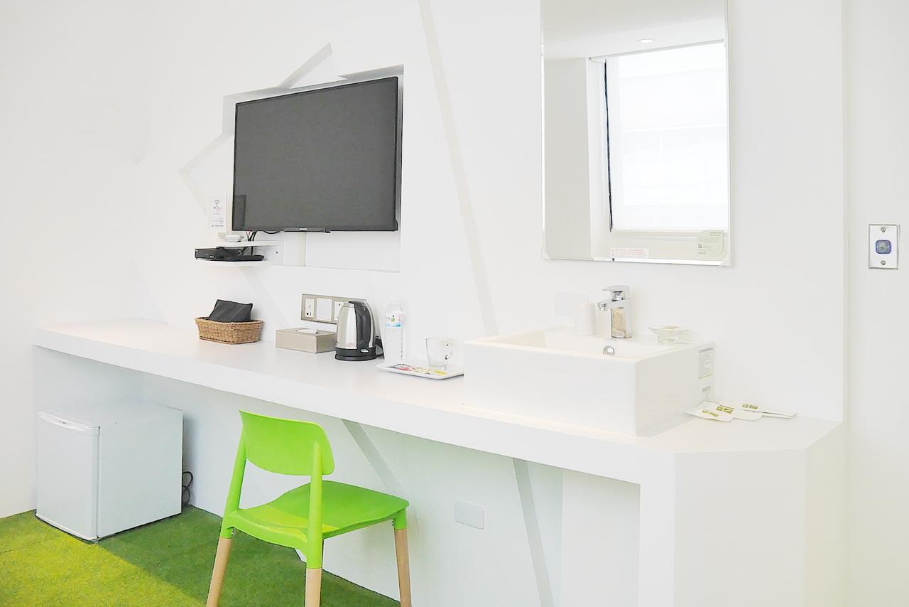 Time Flyer Hotel Taichung Extérieur photo