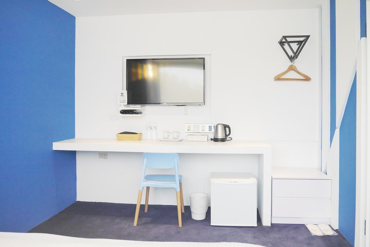 Time Flyer Hotel Taichung Extérieur photo