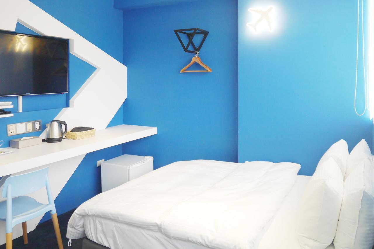 Time Flyer Hotel Taichung Extérieur photo